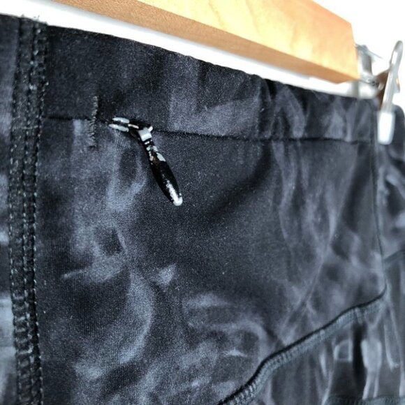 SWEATY Betty Power Cropped Workout Leggings in Black  Airbrush Size Small‎ - Picture 4 of 6
